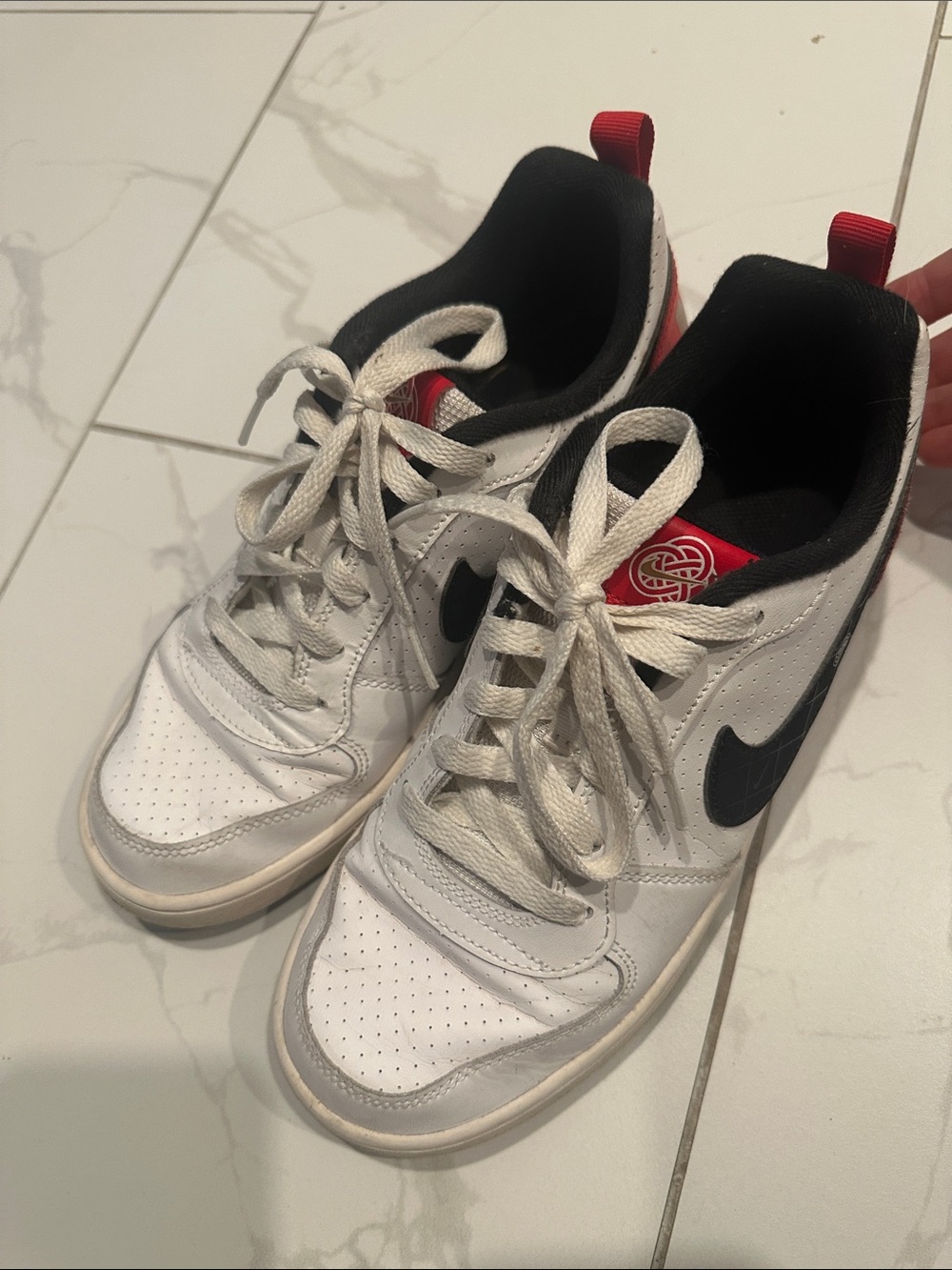 Nike Court Borough Womens White Black Red Low-Top Sneakers Y7 W8.5